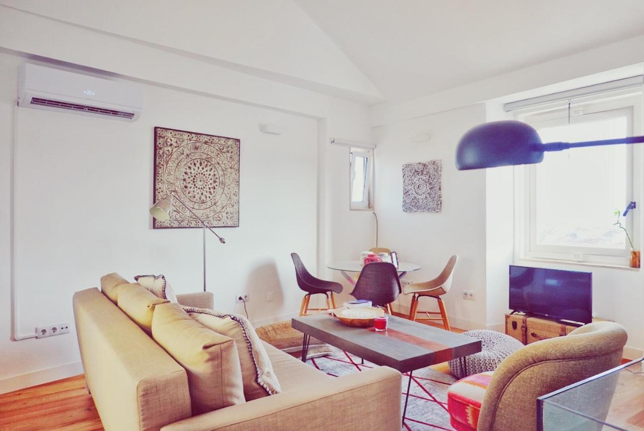 17 View In Downtown Old Apartment Lisbon