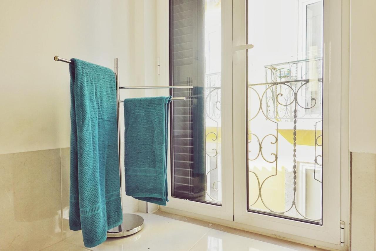 17 View In Downtown Old Apartment *
