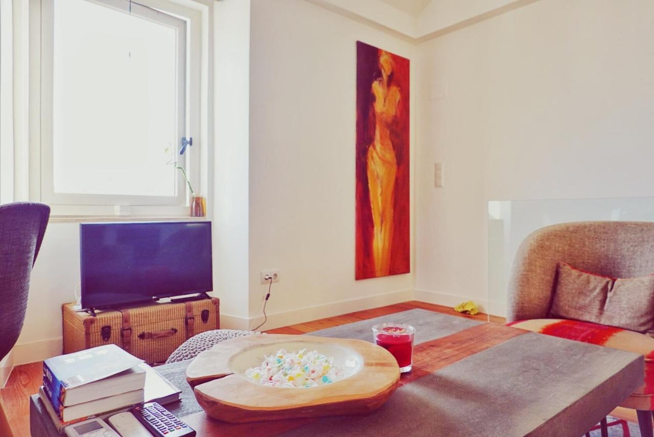 17 View In Downtown Old Apartment Lisbon